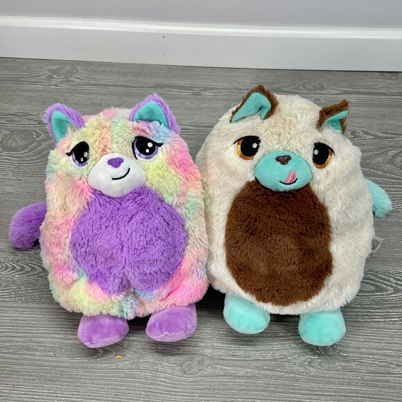 2022 Basic Fun TWO Misfittens Kitty Cats 10in Tie Dye Stuffed Plush Get Meowt - Picture 4 of 10